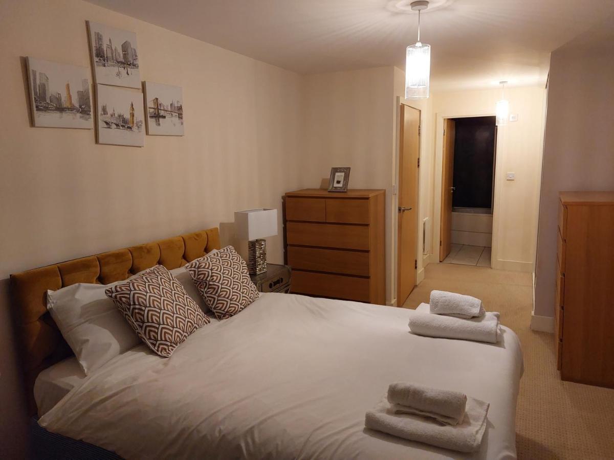 One Bed Stylish Apartment, Canary Wharf, * Londra