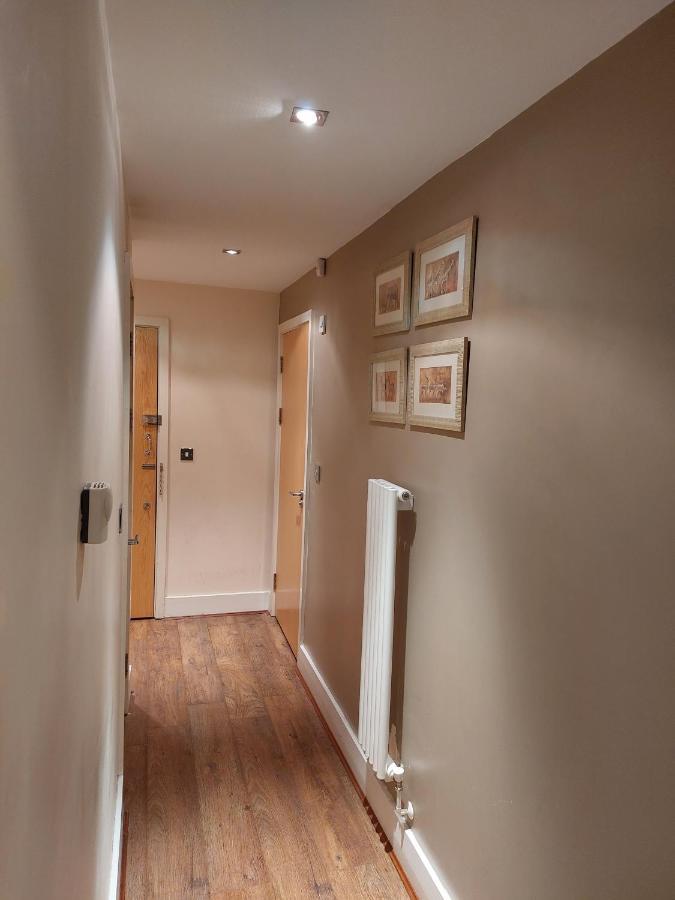 Apartament One Bed Stylish Apartment, Canary Wharf,